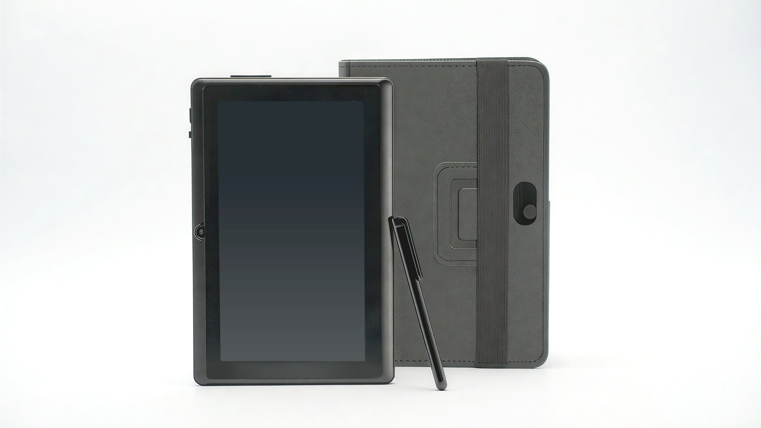 Tablet negra con un lapiz táctil.